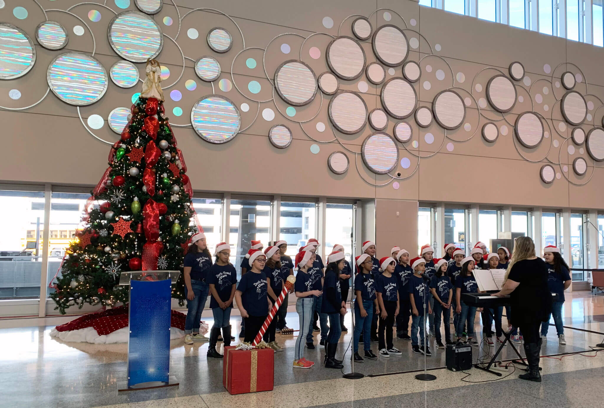 tree-lighting-2048x1385