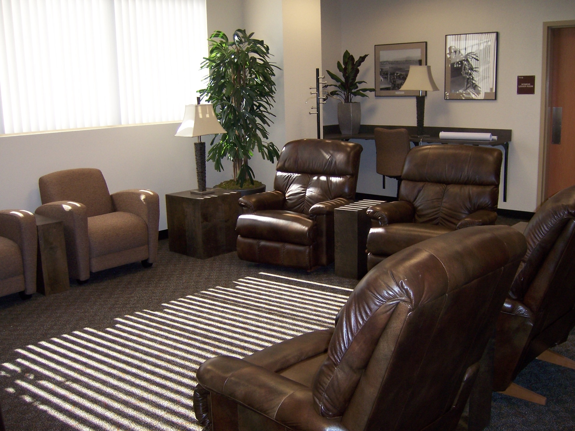 HND FBO Tour crew lounge