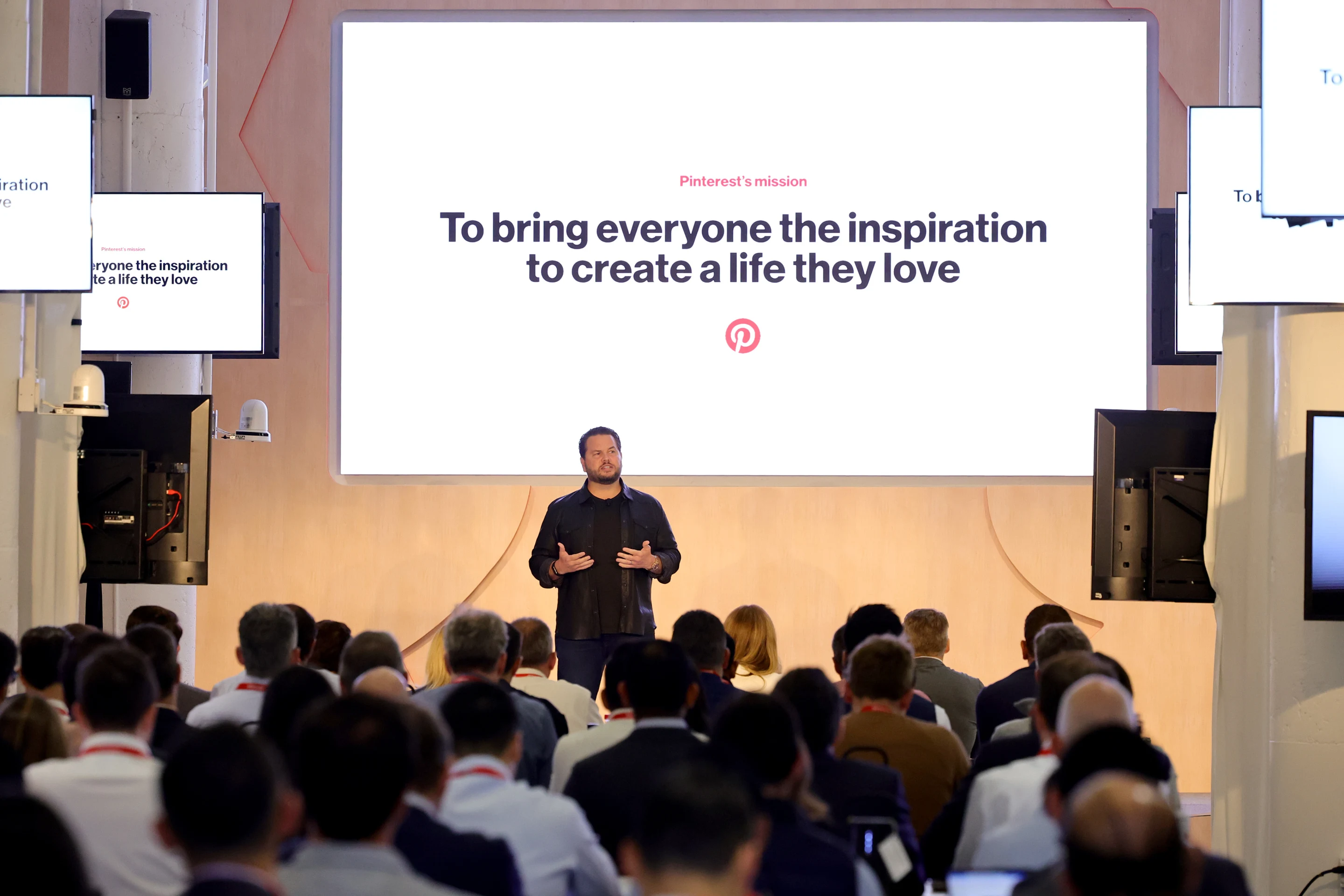 Pinterest CEO Bill Ready presents to the crowd at Investor Day 2023.