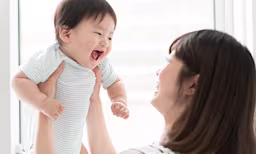 新生児 笑う