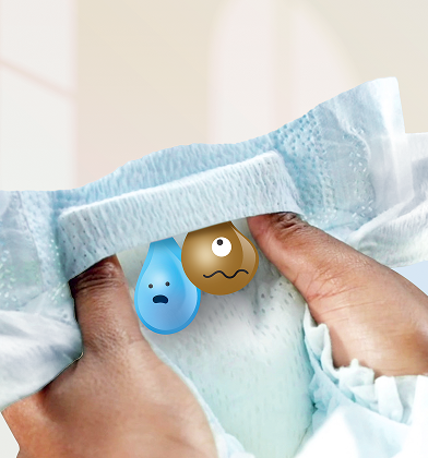 Un primer plano muestra dos manos separando suavemente un pañal Dodot, revelando el bolsillo Stop & Protect.