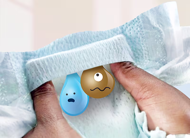 Um primeiro plano mostra duas mãos a separar suavemente uma fralda Dodot, revelando o bolso Stop & Protect.