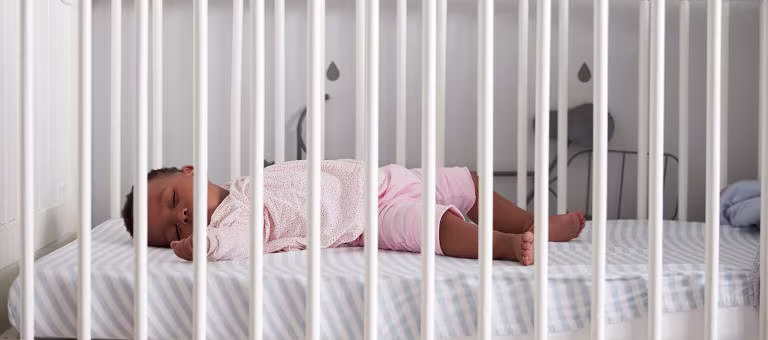 Bebé en sus horas de sueño