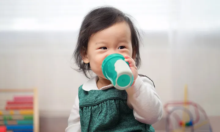 赤ちゃん ストロー いつから