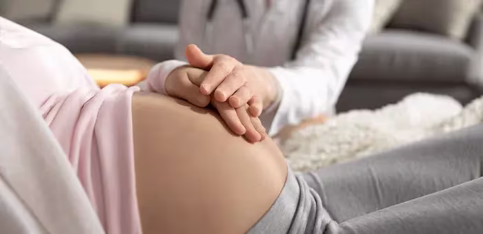 Mujer con embarazo ectópico