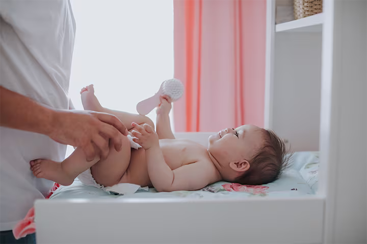 Τι υπάρχει σε ένα μωρομάντηλο Pampers