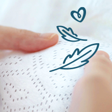 Bir yastık kadar rahat ultra yumuşak malzemeler sayesinde bebeğinizin cildini konfor ve korumayla kavrar.