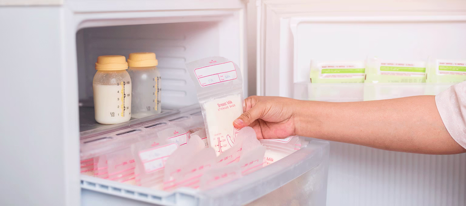 Hoe moet je moedermelk bewaren?