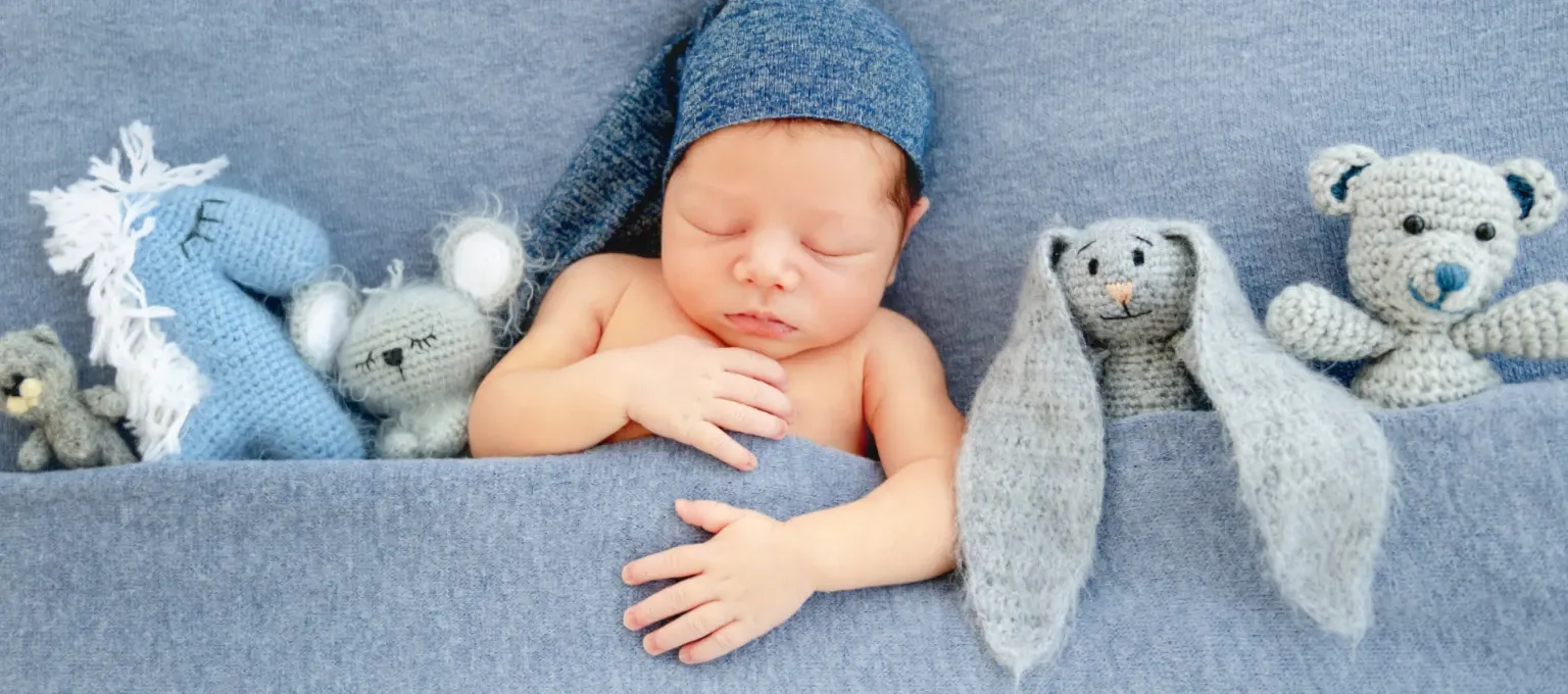 Bebé con Pampers Swaddlers Overnights Bebé con Pampers Swaddlers Overnights