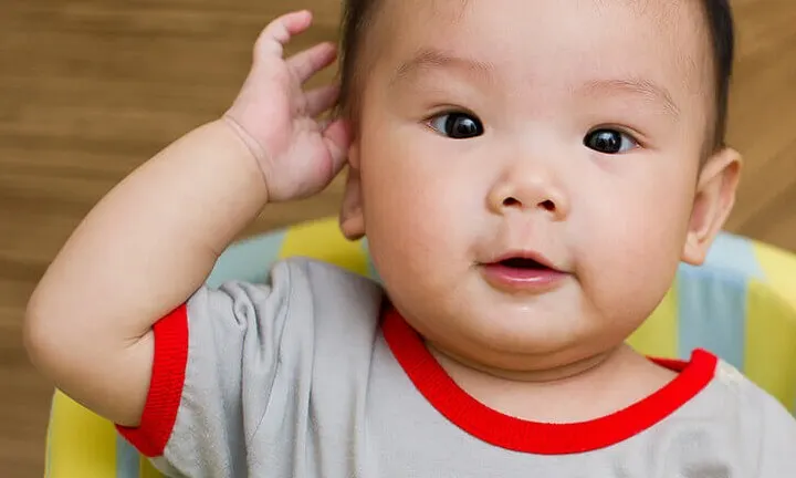 طفل في مركز النشاطات طفل في مركز النشاطات