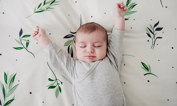 穏やかに眠る赤ちゃん