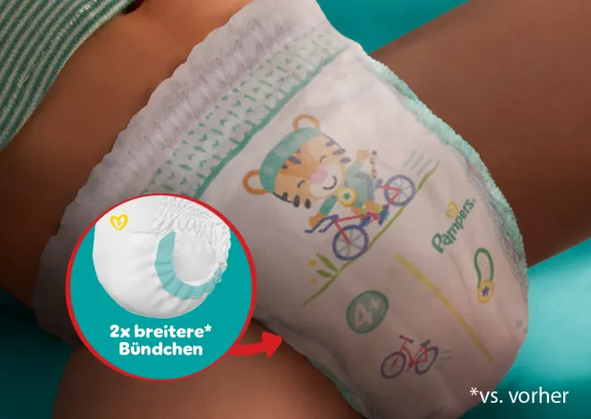 Nahaufnahme von den Doppelten Beinbündchen der Baby-Dry Pants, die von einem Baby getragen werden.