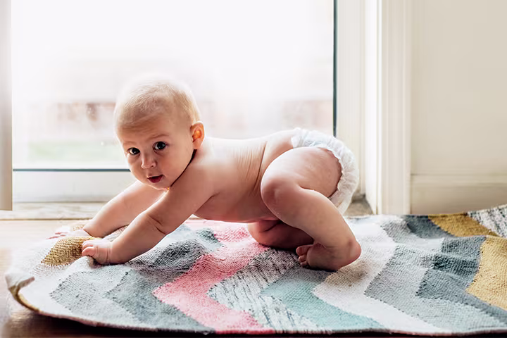 Μωρό μπουσουλάει