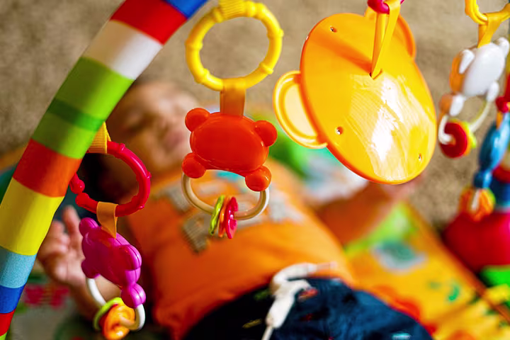 Παιχνίδια χρωματιστά