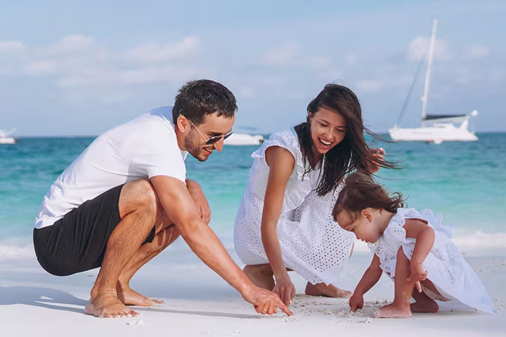 Ποια λάθη είναι καλό να αποφεύγουν οι γονείς στις διακοπές με το παιδί