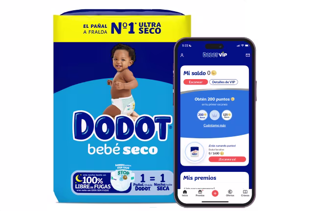 Dodot VIP, paquete de pañales con la App Dodot VIP mostrada en un teléfono