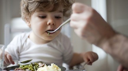 Çocuğu yeni yiyeceklerle tanıştırmak