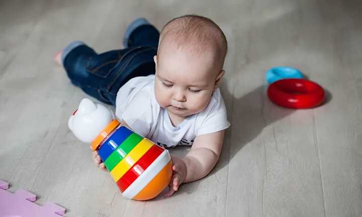 6-month-old baby fine motor skills