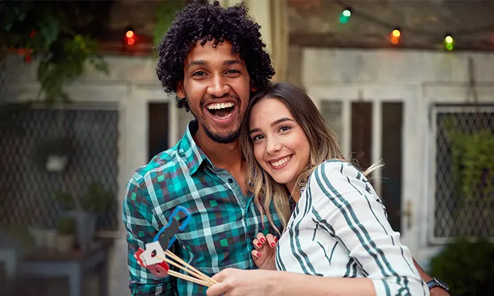 Happy snap pregnancy announcement to husband