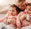 Une mère et ses vrais jumeaux