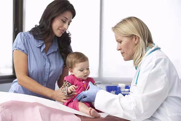 Visita médica de control de los 2 años