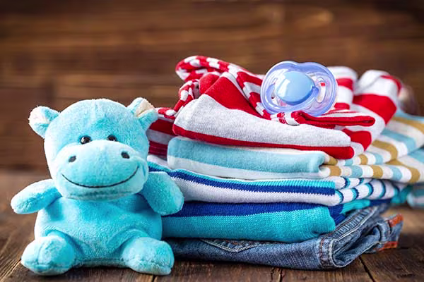 ¿Qué detergentes y suavizantes son seguros para la ropa de un bebé?