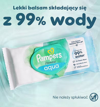 Zbliżenie na opakowanie chusteczek nawilżanych Pampers Harmonie Aqua.