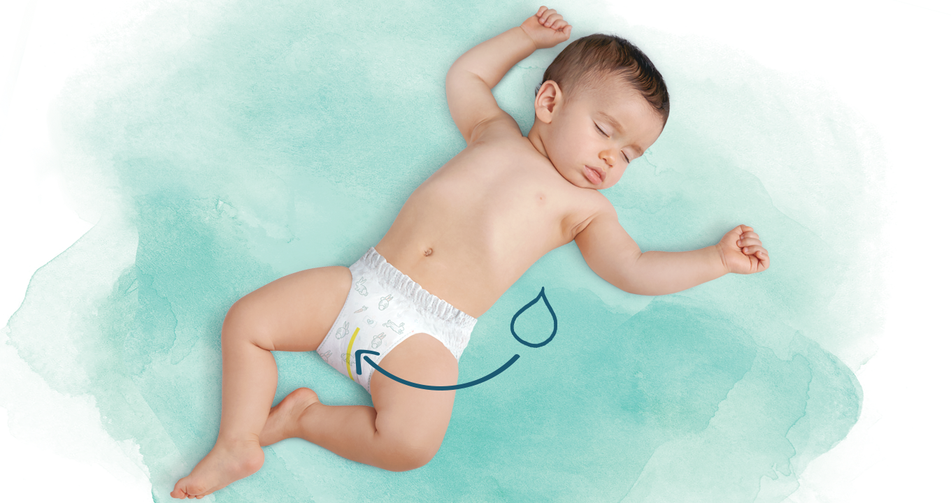 Slapende baby die een luier draagt die hem tot 12u drooghoudt