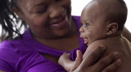 Cuidados com a pele do bebê recém-nascido