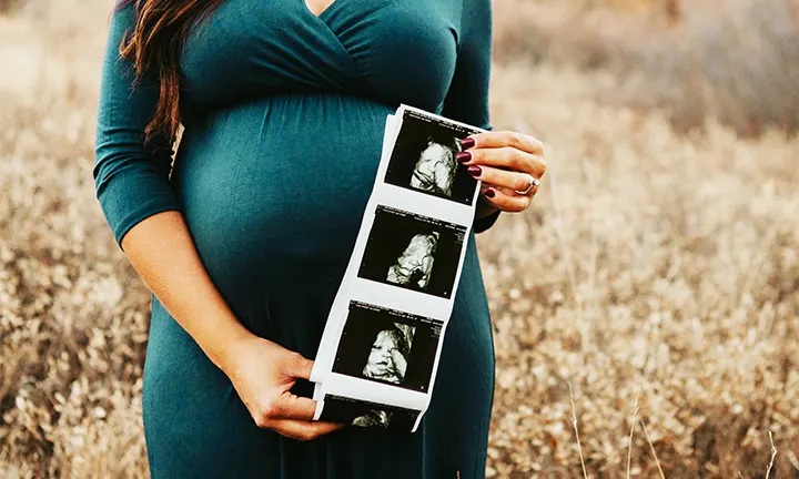 Ultrasound photo baby announcement idea