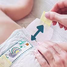 Cilt tahrişini önlemeye yardımcı olmak için bebeğinizin karnına nazikçe uyum sağlar.