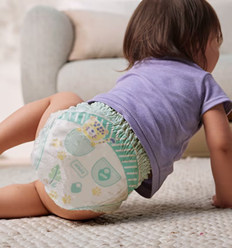 Criança com fralda Criança com fralda