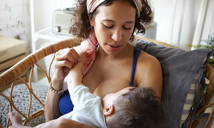 Newborn baby’s feeding schedule