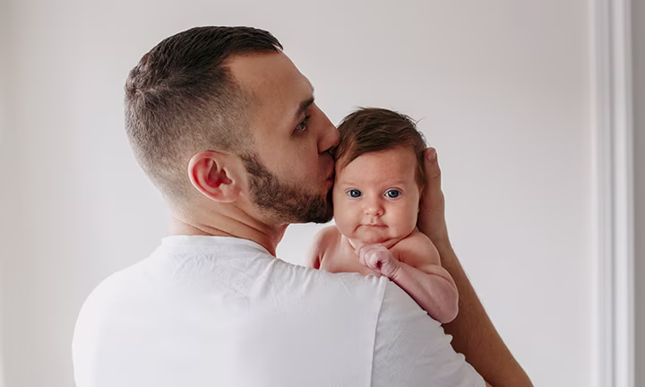 Bonding Baby und Vater