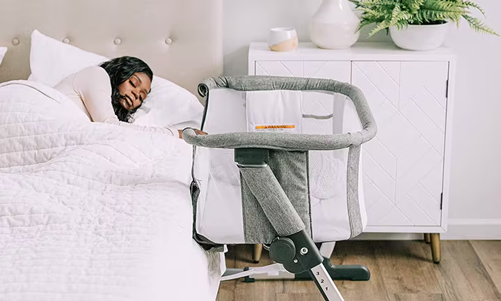 Baby Delight Beside Me Dreamer Bassinet & Bedside Sleeper