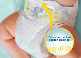 Flèche montrant la forme adaptée du lange Pampers Premium Protection au ventre de bébé