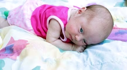 Desenvolvimento infantil: primeiros jogos de bebês