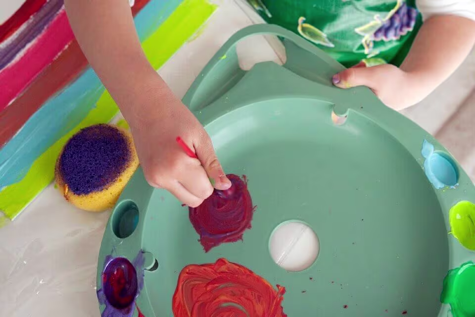 פעילויות לילדים בבית יצירה לילדים-Article Content Image2 עבודות יצירה עם גואש