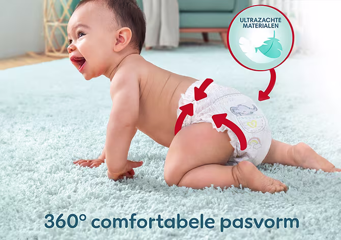 Baby die rondkruipt en een luier draagt met comfortabele 360° pasvorm