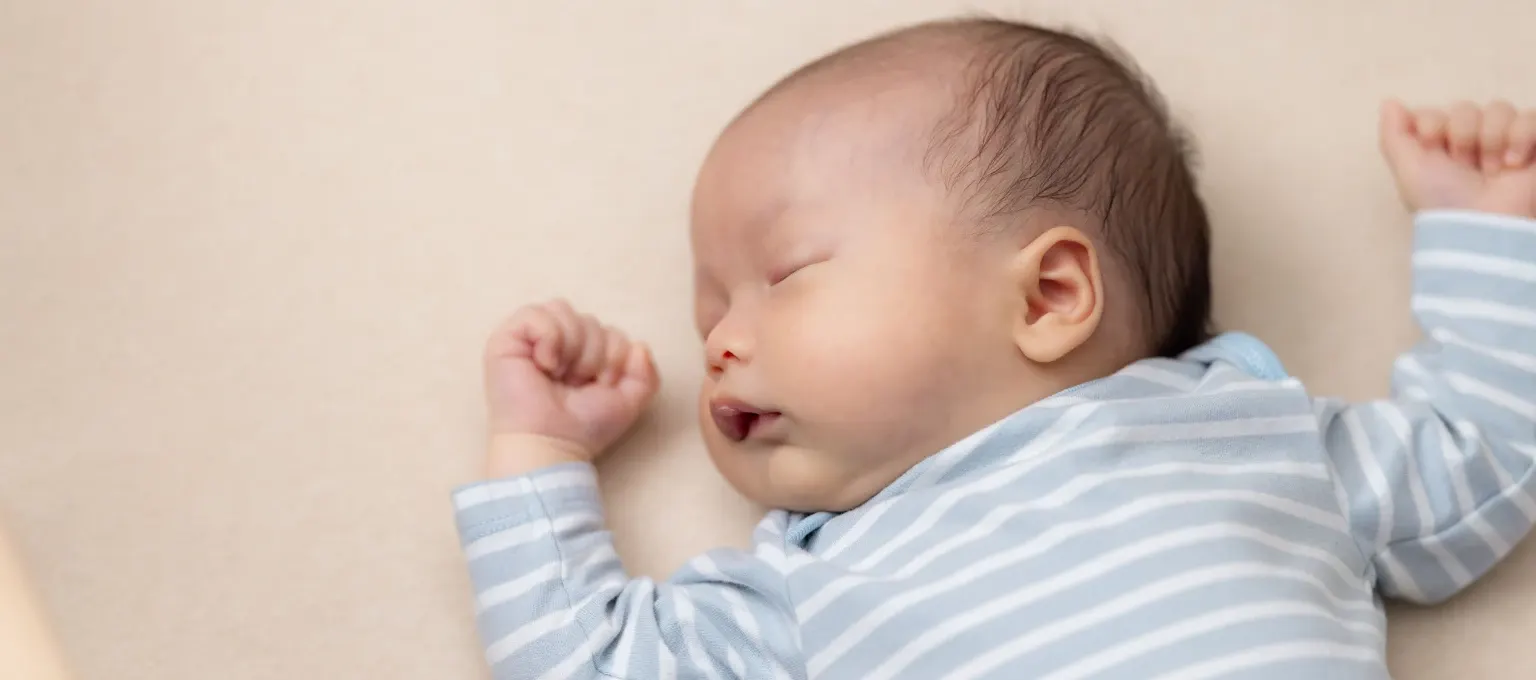 Cómo tapar a mi bebé para dormir