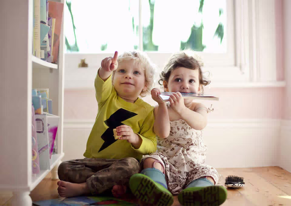 ילדים משחקים