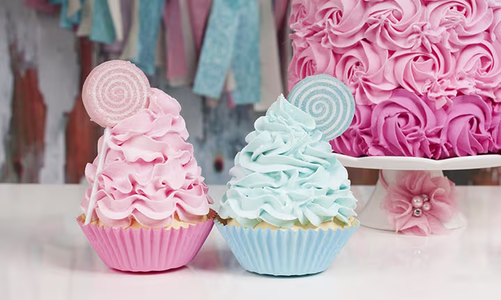 Cupcake-decorating contest gender reveal game
