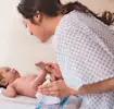 Wie funktionieren Pampers® Feuchttücher und woraus werden sie hergestellt?