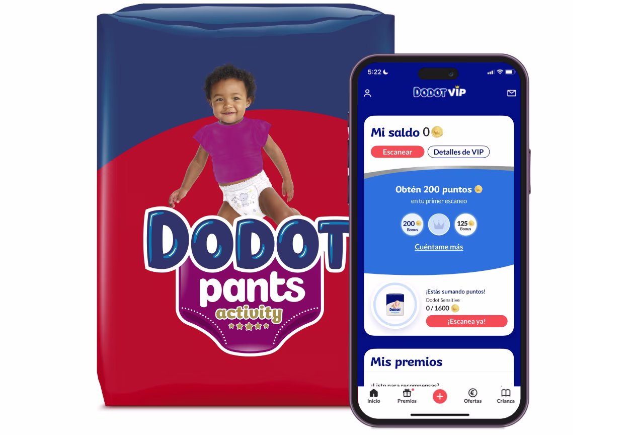 Dodot VIP, paquete de pañales con la App Dodot VIP mostrada en un teléfono