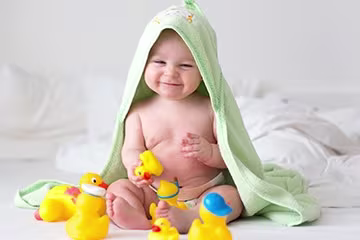 Meilensteine in Babys Entwicklung