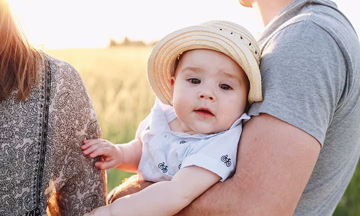Prävention und Behandlung von Sonnenbrand bei Babys