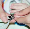 Aprende cómo cortar las uñas de los niños