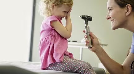 Consulta de rotina do bebê de 3 anos