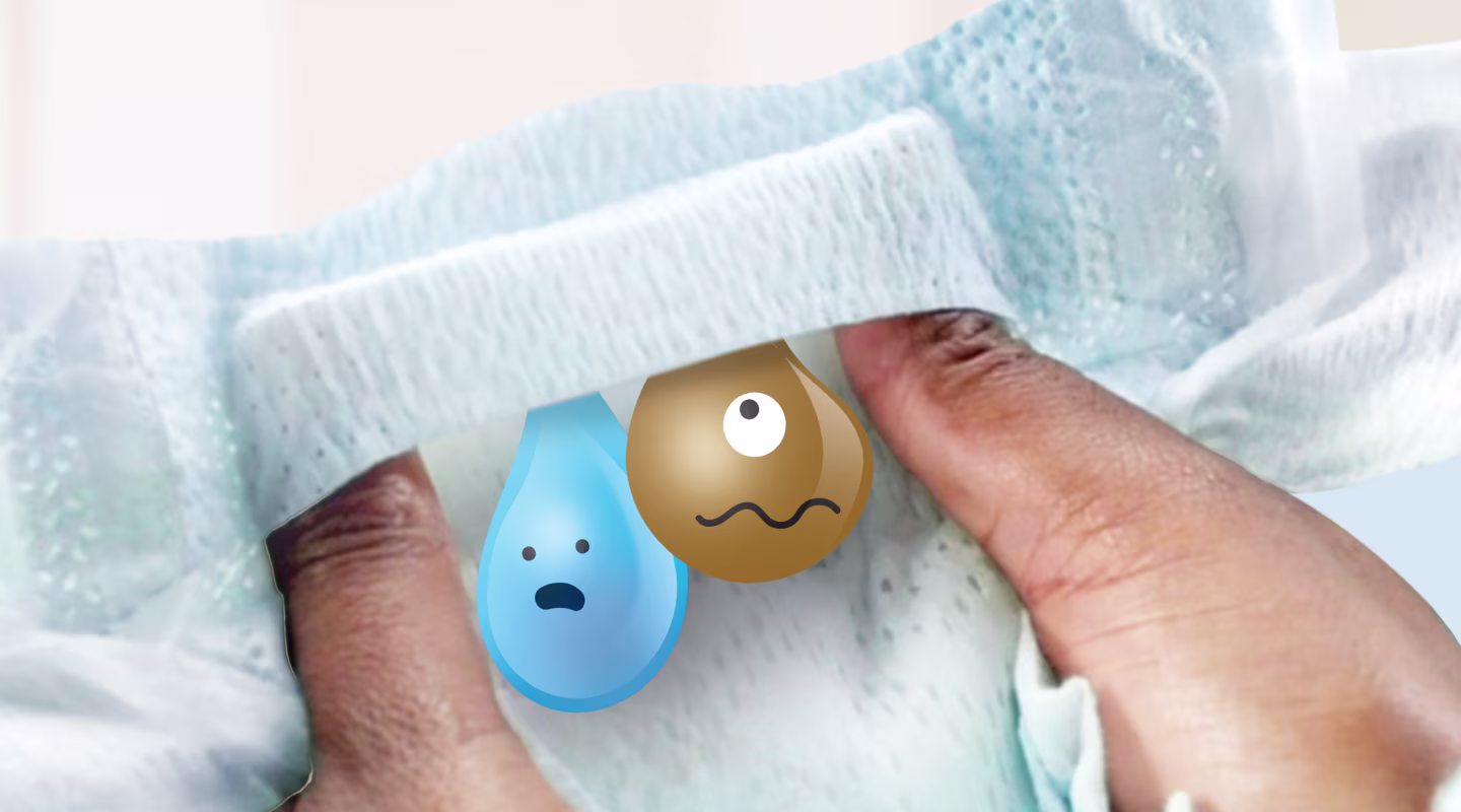 Um primeiro plano mostra duas mãos a separar suavemente uma fralda Dodot, revelando o bolso Stop & Protect.