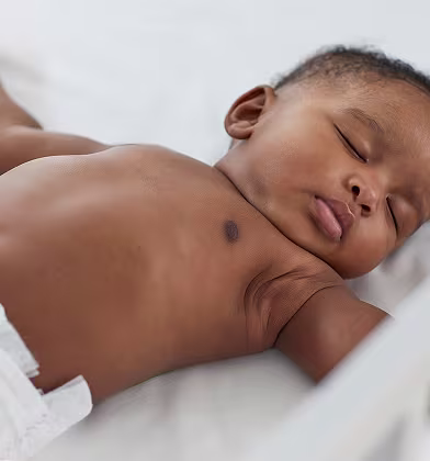 Το βρέφος κοιμάται ανάσκελα Το βρέφος κοιμάται ανάσκελα